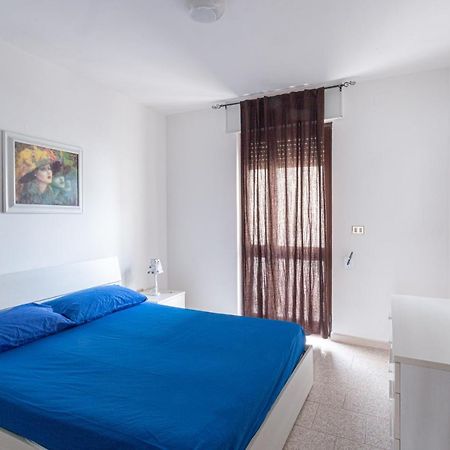 Appartamento A 150 M Dal Mare Climatizzato Con Bellissimo Patio Esterno Torre Pali Extérieur photo