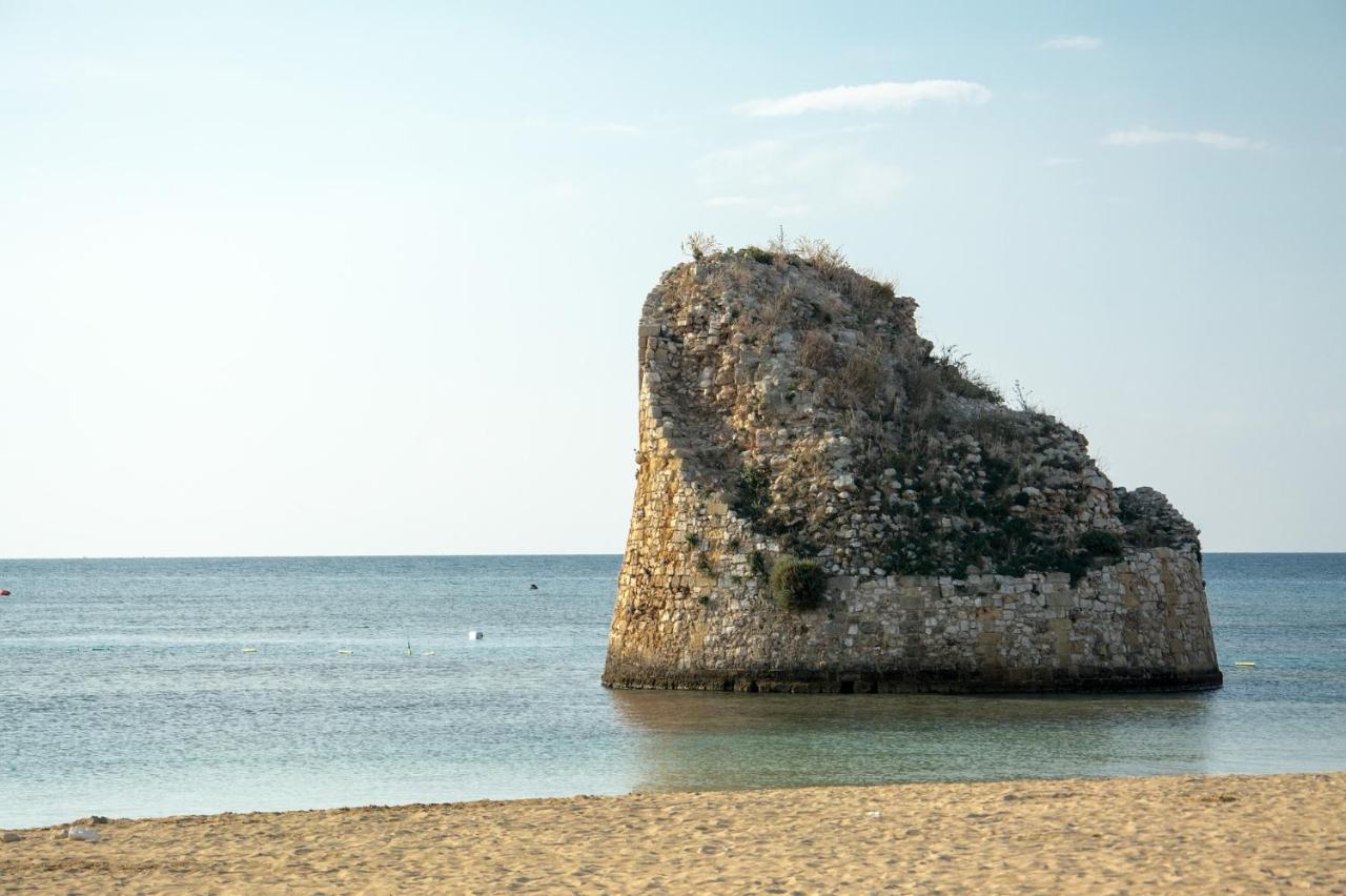 Appartamento A 150 M Dal Mare Climatizzato Con Bellissimo Patio Esterno Torre Pali Extérieur photo