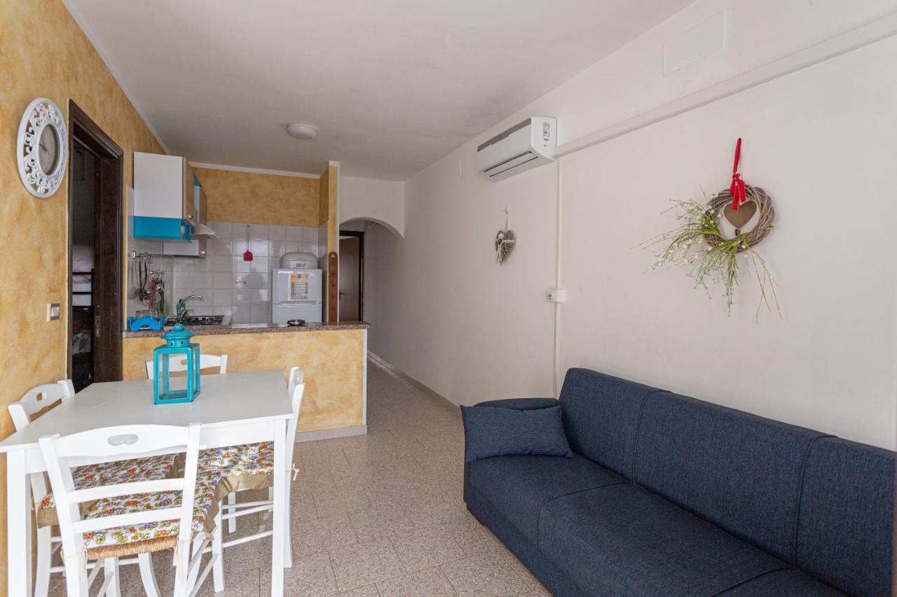 Appartamento A 150 M Dal Mare Climatizzato Con Bellissimo Patio Esterno Torre Pali Extérieur photo