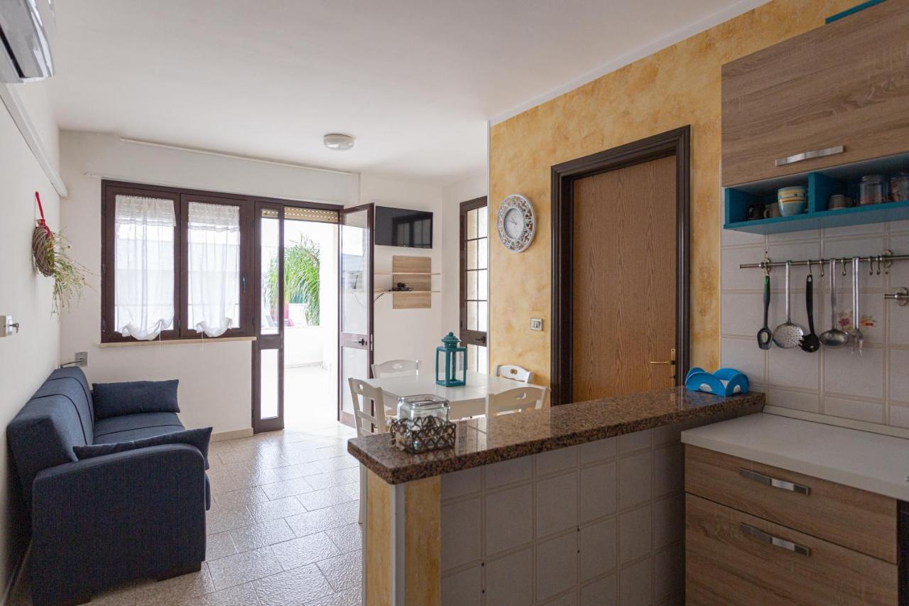 Appartamento A 150 M Dal Mare Climatizzato Con Bellissimo Patio Esterno Torre Pali Extérieur photo