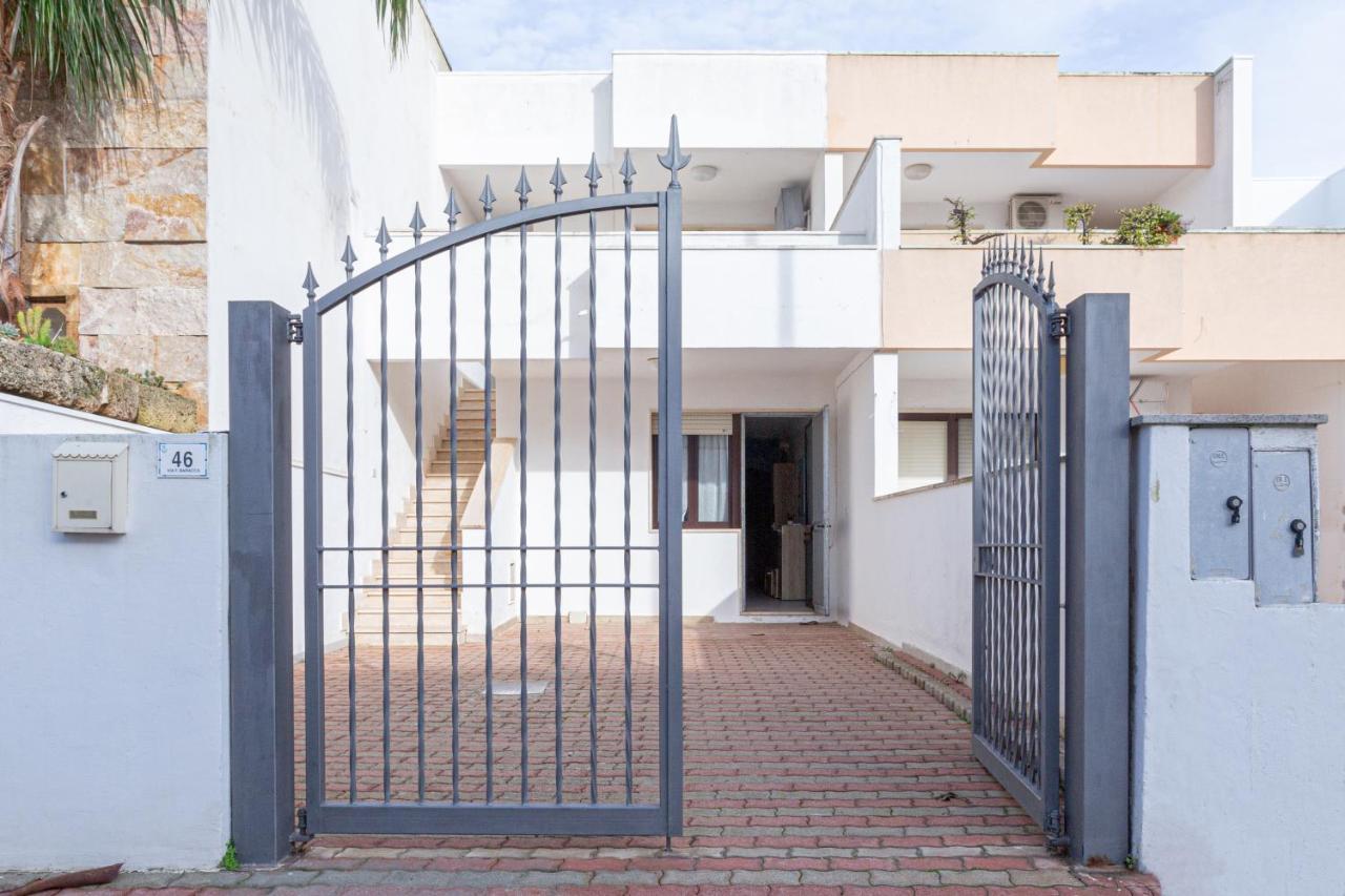 Appartamento A 150 M Dal Mare Climatizzato Con Bellissimo Patio Esterno Torre Pali Extérieur photo